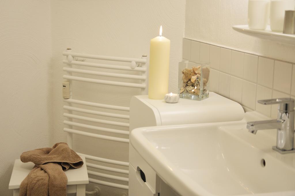 Atelier-Appartement Ambienta Im Zentrum Von ビンツ 部屋 写真